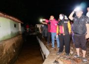 Walikota Eva Dwiana Tinjau Banjir di Bandar Lampung