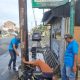DENGAN ALAT SEADANYA LURAH-RT BERSIHKAN SIRING