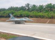 Jet Tempur TNI AU Uji Coba Mendarat di Tol Trans Sumatera, Jadi yang Pertama di Indonesia