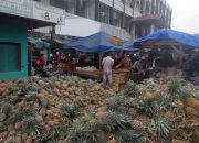 Jelang Lebaran, Pedagang Nanas di Pasar Tugu Bandar Lampung Kebanjiran Pembeli