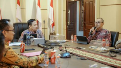 Rapat dipimpin oleh Sekretaris Daerah Provinsi Lampung, Marindo Kurniawan dihadiri Bank Indonesia, OJK dan Bank Lampung- ist