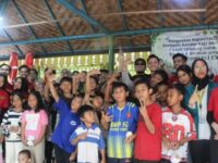 — Sebanyak 18 anak berusia 5 hingga 10 tahun tampak antusias mengikuti serangkaian kegiatan edukatif di tepi sungai kawasan Mat Peci, Pancoran, Jakarta Selatan, Minggu (10/5/2026).